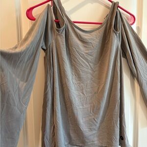 Hollister Gray Cold Shoulder Long Sleeve Top size Medium